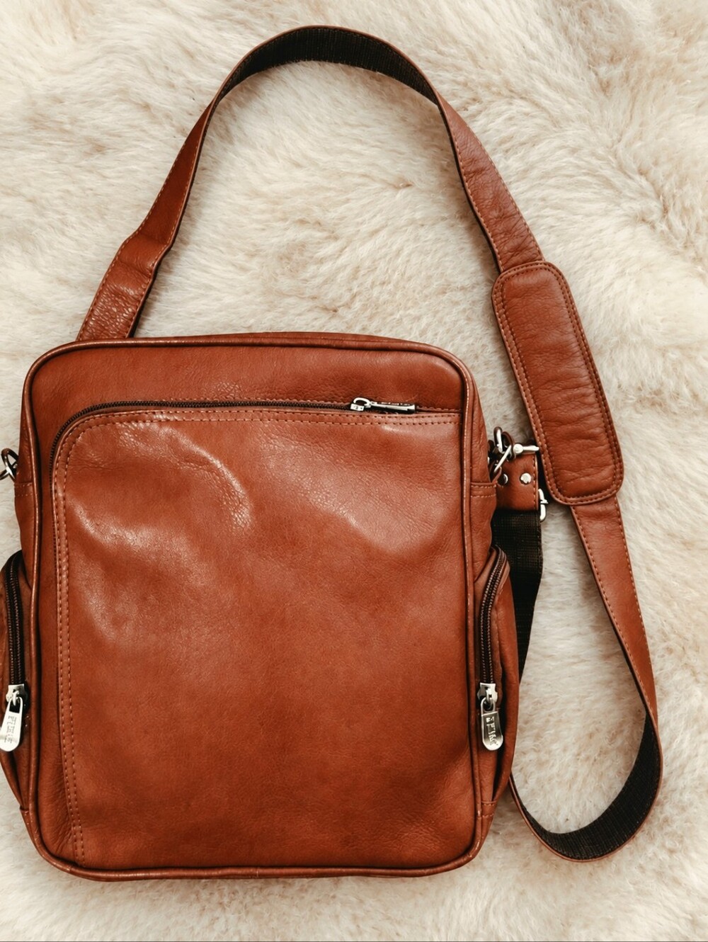 PIEL Leather Crossbody Bag Messenger Bag Organizer Saddle Cognac color Unisex